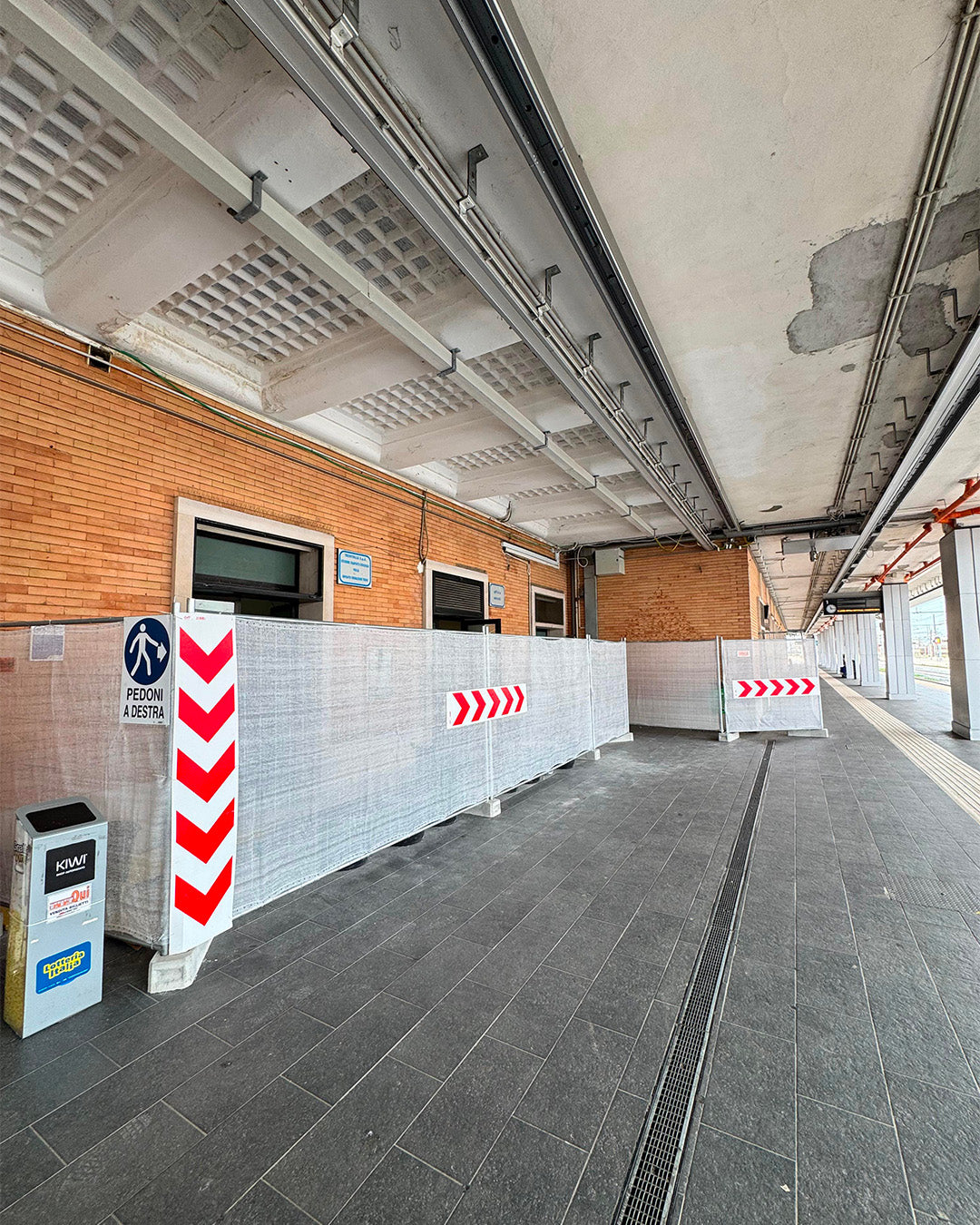 SALA STAZIONE FOGGIA (TRENITALIA) - FOGGIA